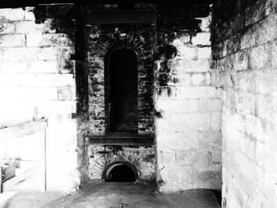 Tutto cominci� nel 1881 quando il bisnonno Gioacchino entr� nella bottega di suo zio materno Giuseppe, il quale produceva materiali per l�edilizia e vasellame per l�agricoltura con un forno in pietra del 600 che si trovava in localit� Torre del Musico 